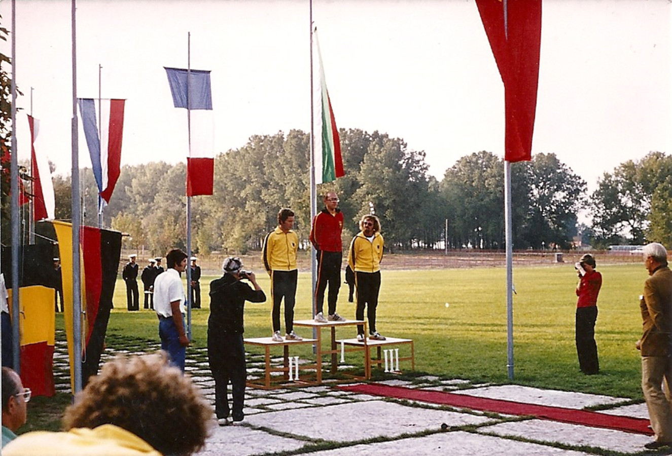 “Vele vliegvissers leerden de stiel in Deinze” Foto hln.be
