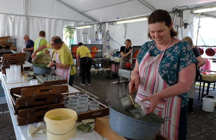 Na een onderbreking van twee jaar vindt dit verlengde weekend opnieuw het Palingfestival plaats in Mariekerke, weliswaar in takeawayvorm. Het is een onverhoopt succes.