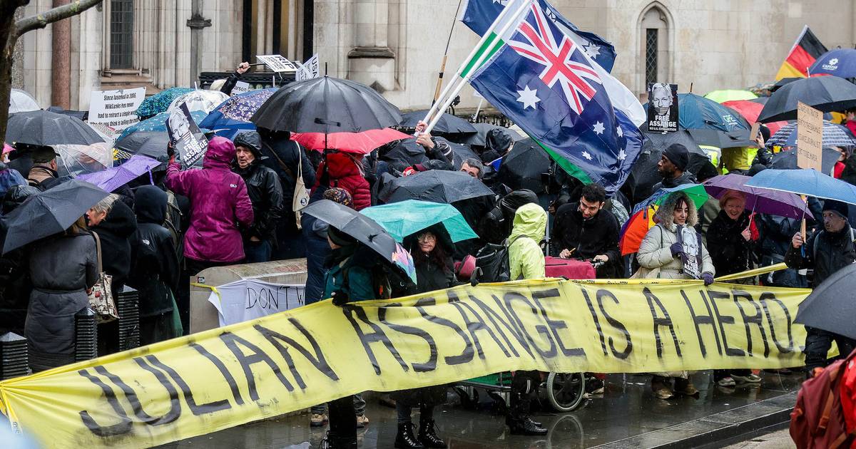 WikiLeaks founder is no ordinary journalist, US prosecutors say |  Abroad