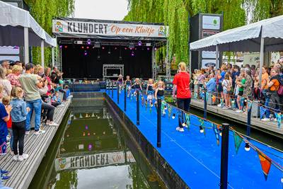 Al een halve eeuw zit Klundert op ’n Kluitje bij braderie, kermis en cultuur