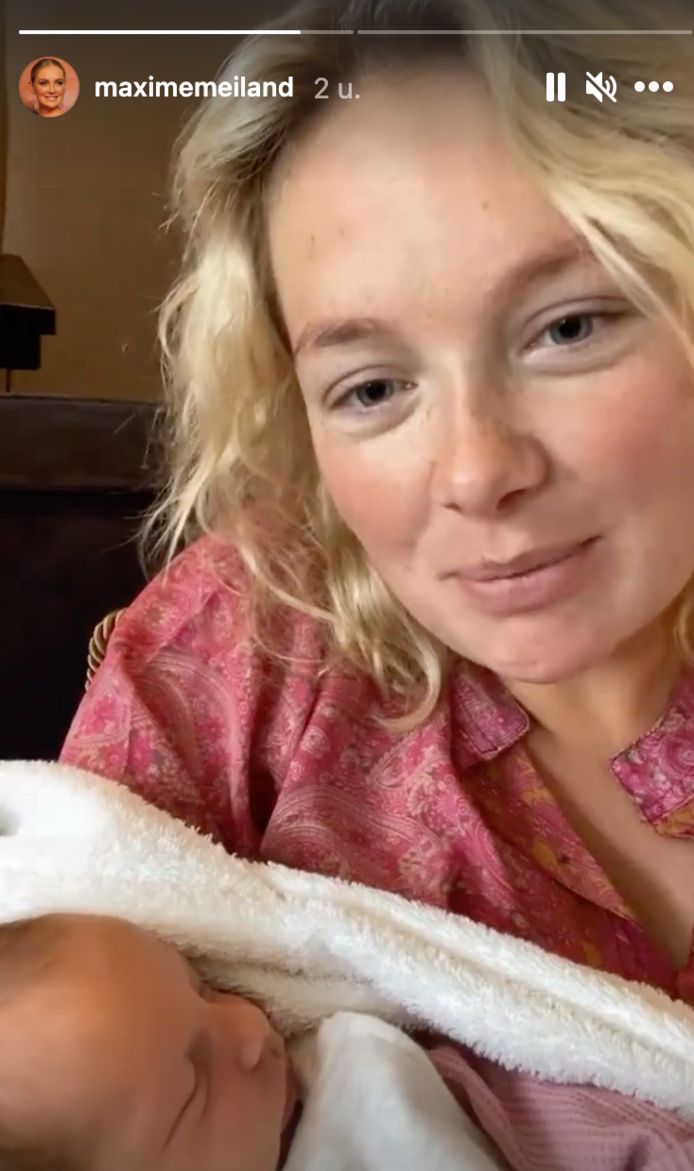 Dolgelukkige Mama Maxime Meiland Baby Vive Is Een Echte Slaapkop Showbizz Hln Be