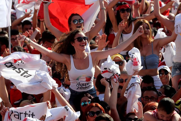 Jonge Maltezen tijdens een bijeenkomst van de Arbeiderspartij in Floriana vorig jaar. Beeld EPA