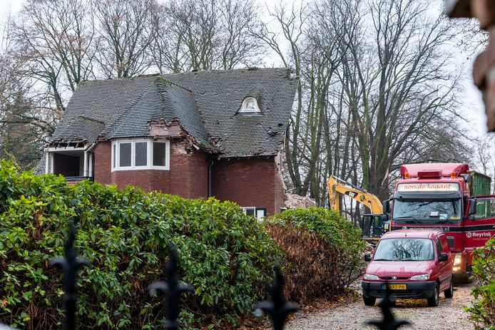 De villa van Guus Meeuwis in Tilburg wordt gesloopt.