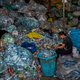 Grote beleggers waarschuwen Unilever voor de financiële risico’s van plastic
