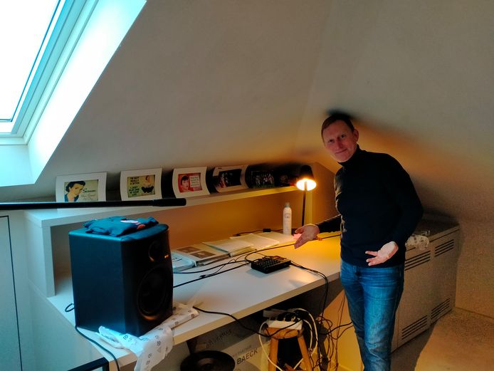 Luk Burggraeve maakt kleinkunst op zijn zolderkamer