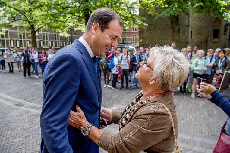 Asscher vertrekt na de wekelijkse ministerraad. Beeld anp