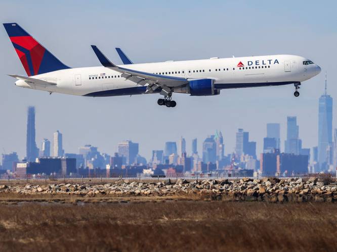Opnieuw probleem met Boeing-vliegtuig: noodglijbaan komt los vlak na vertrek uit New York