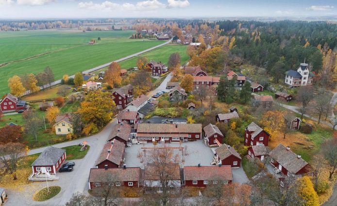 Het Zweedse dorp Sätra Brunn staat te koop.