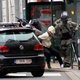 Hoe Abdeslam werd gearresteerd: ‘Ik mik op zijn been, een collega doet hetzelfde. Hij gaat neer. Iemand van ons – we zullen nooit weten wie – heeft hem geraakt’
