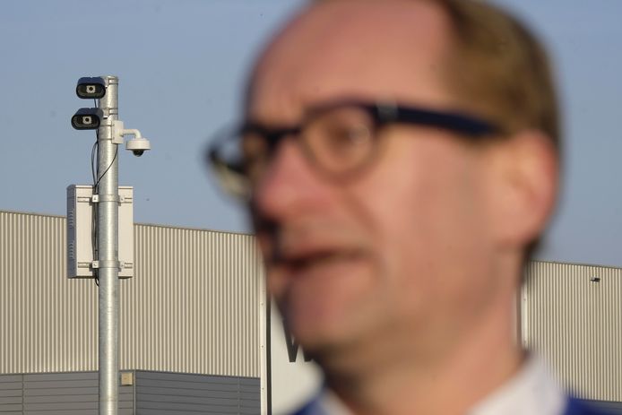 Vlaams minister van Mobiliteit Ben Weyts (N-VA) tijdens een persmoment over mobiele trajectcontroles in Willebroek vorige maand.