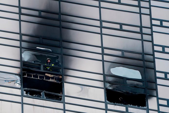 In de Trump Tower in New York is rond zes uur ’s avonds lokale tijd brand uitgebroken op de 50ste verdieping. De brand is inmiddels geblust. Een 67-jarige man is in het ziekenhuis overleden aan zijn verwondingen. Daarnaast liepen ook drie brandweerlieden "niet-levensbedreigende" verwondingen op.