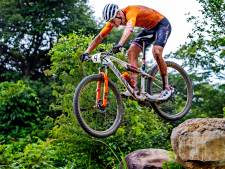 Van der Poel kampt met rugproblemen richting revanche op WK mountainbike
