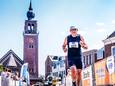 De trio triathlon van Zevenbergen trok voor het eerst ook individuele deelnemers, zoals hier Cor Ribbens met startnummer 107.