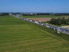 A12 dicht in de richting van Duitsland vanwege ongeval bij Duiven: file neemt gestaag af