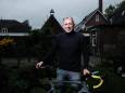 Op het vrijgezellenfeest van Jelle Nijdam hebben álle mannen een platte buik
