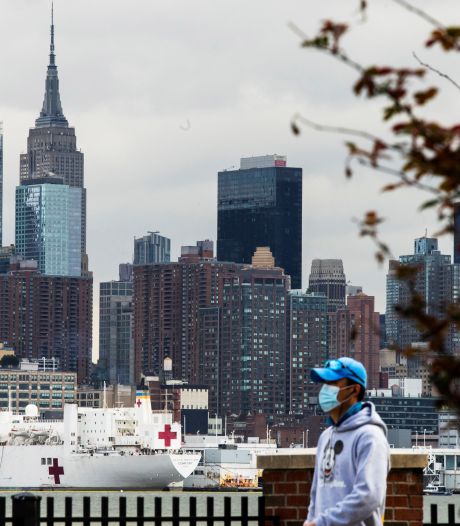 Le navire-hôpital militaire à New York est presque vide