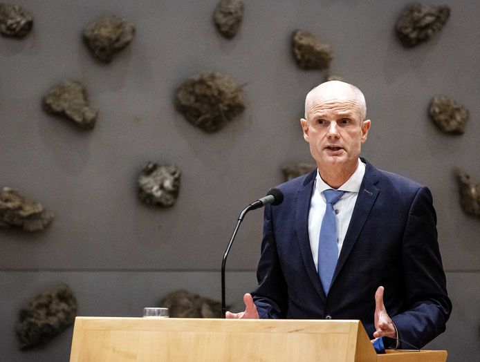 Stef Blok, demissionair minister van Economische Zaken en Klimaat, gaat de motie over de afvalwaterinjectie in Twente voorlopig niet uitvoeren. Daarna is het aan de nieuwe staatssecretaris Mijnbouw.