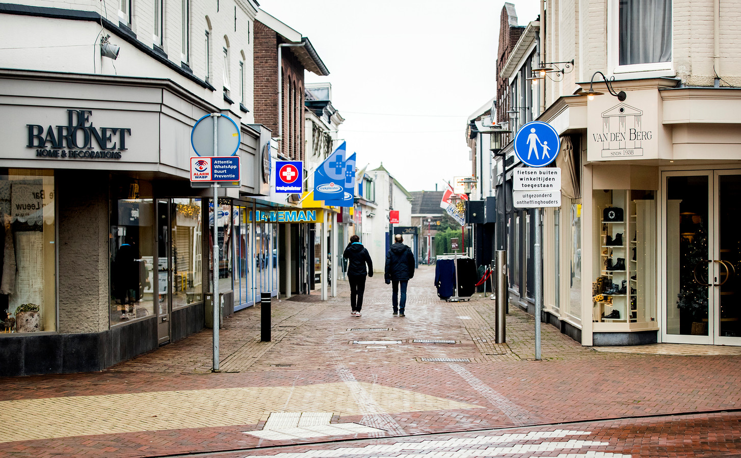 Onderzoek of de winkels straks op zondag open gaan in West Betuwe ‘Het onderwerp leeft echt