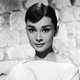 Een beeld, een boek én een tentoonstelling: waarom is Audrey Hepburn ineens overal?