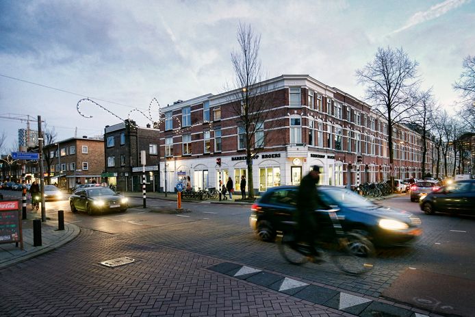 Hoek JP Coenstraat en Kanaalstraat in Lombok.