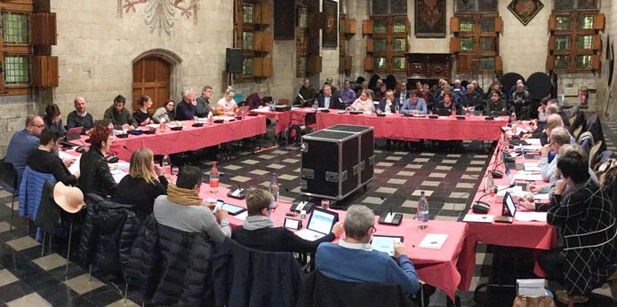 Maandag zitten de raadslieden terug in het stadhuis.