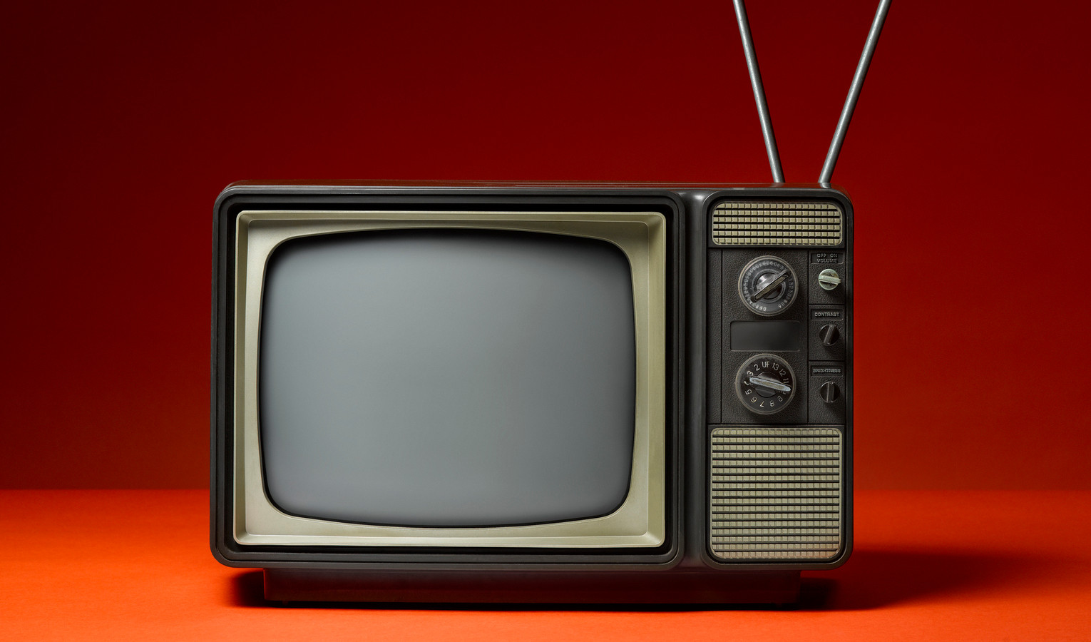 Television inc. Старый телевизор. Старинный телевизор. Ретро телевизор. Винтажный телевизор.