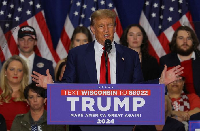 Trump houdt een campagnetoespraak in Green Bay, Wisconsin.