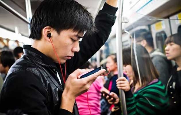 La Chine compte quelque 600 millions d'usagers de smartphones.