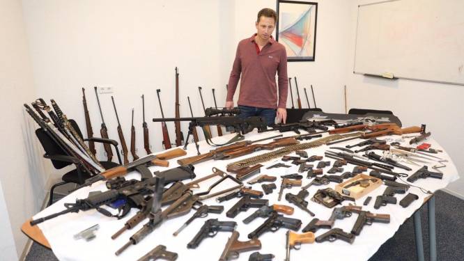 Vuurwapens, sabels en kilo's munitie: dit werd in een paar dagen ingeleverd bij de politie IJsselland
