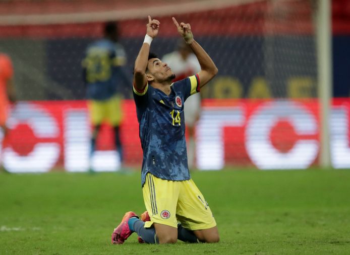 De Colombiaan Luís Díaz dankt de hogere machten nadat hij zijn ploeg met een verwoestende uithaal in de blessuretijd tegen Peru naar de derde plaats op de Copa América heeft geschoten.
