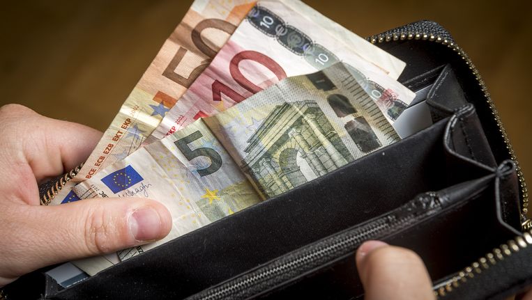Het leven is ongeveer 45 procent duurder geworden in vergelijking met twintig jaar terug, heeft het CBS berekend. Beeld anp