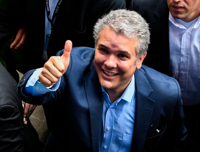 De rechtse kandidaat Ivan Duque heeft de eerste ronde van de Colombiaanse presidentsverkiezingen gewonnen.