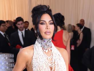 Kim Kardashian blijkt dan toch niet zo zelfverzekerd: “In de slaapkamer moet het licht uit”