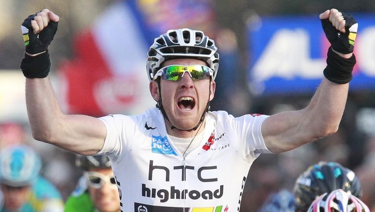 Matthew Goss viert zijn overwinning. Beeld epa