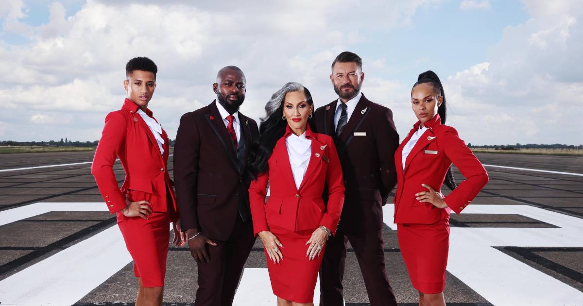 First stewards may wear a skirt and flight attendants three-piece suits