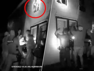 Beklijvende bodycambeelden tonen hoe kinderen uit brandend gebouw springen: “Meisje wikkelde kussensloop rond hand en sloeg raam kapot”