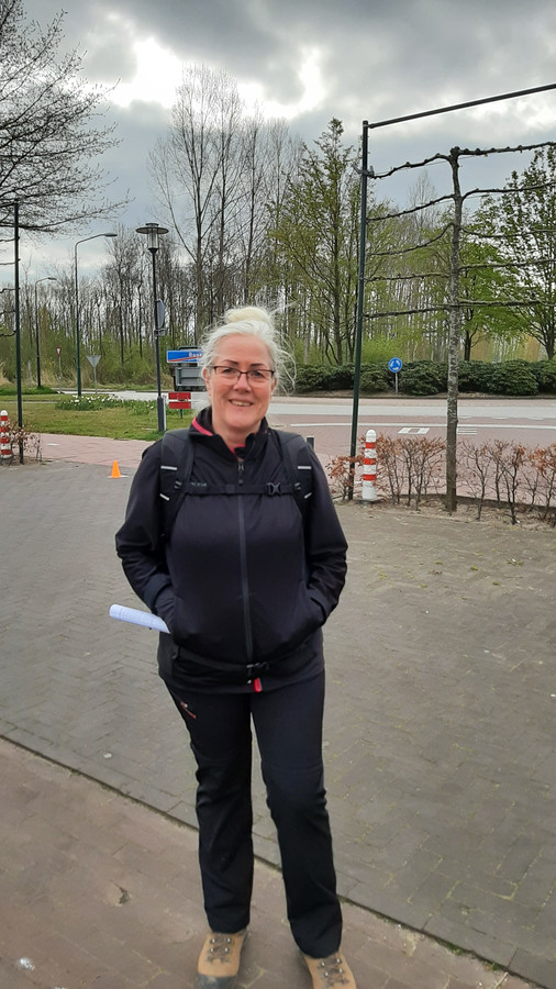 Anita Raat uit Tiel, een fanatieke wandelaar.