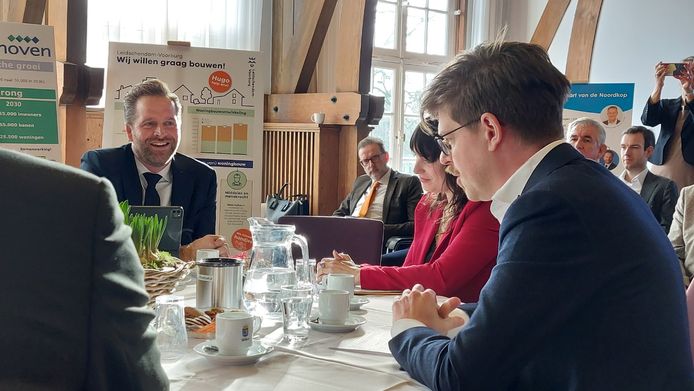 Minister Hugo de Jonge is uitgenodigd door het samenwerkingsverband van middelgrote gemeenten, M50.