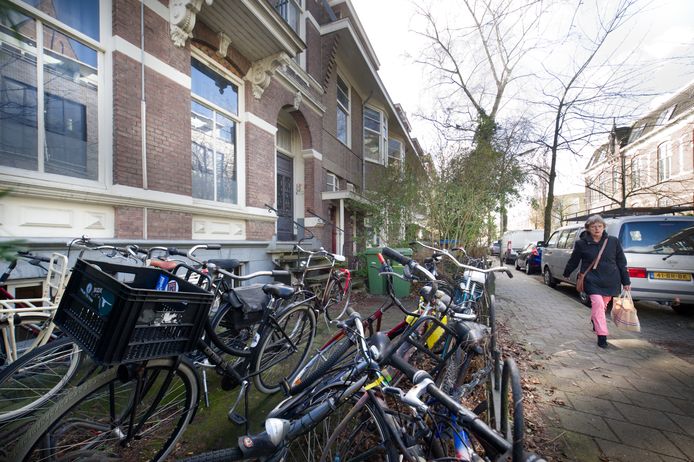 Nijmegen: In Nijmegen-Oost wordt door bewoners geklikt over studentenpanden. FOTO: studentenpand aan de Dominicanenstraat.