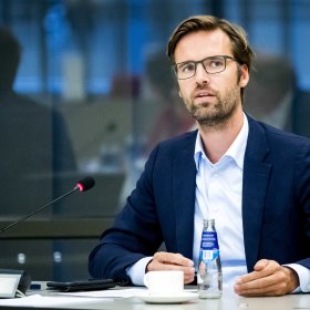 Verwanten In Een Parallel Universum Trouw