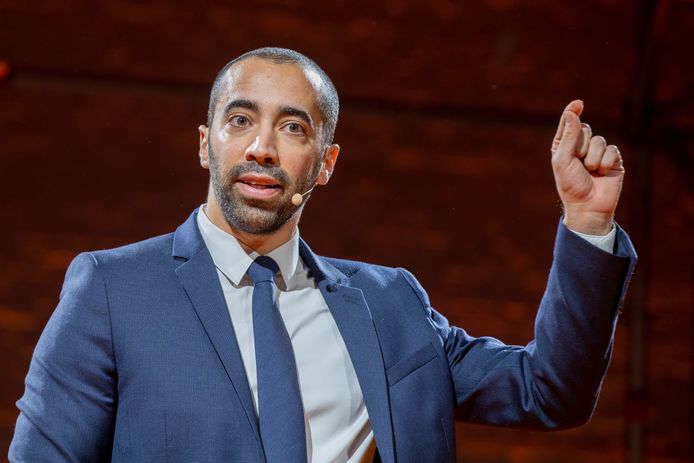 Sammy Mahdi, partijvoorzitter van CD&V, sluit het congres zaterdagnamiddag af met een toespraak.
