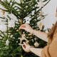 Dít zijn de ultieme gezondheidsvoordelen van een echte kerstboom (met uitvallende naalden, dus)