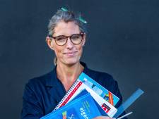 Zoon van Marieke verdient met vakkenvullen bijna net zoveel als moederlief voor de klas