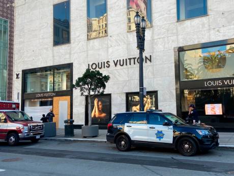 Bende van 80 gemaskerde dieven plundert warenhuis in San Francisco