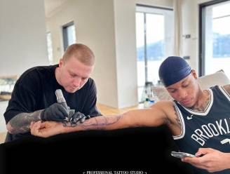 AC Milan-speler laat tattoo zetten door CirussoArt: “Speciaal overgevlogen naar Italië.”