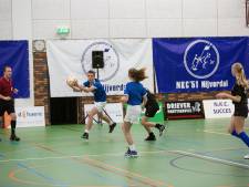 Overzicht korfbal: flitsende start NKC’51 en Amicitia in de zaal