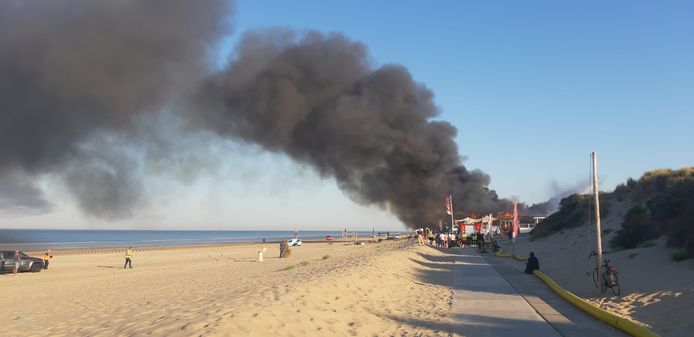 ramp Confronteren Tram Strandtent volledig uitgebrand in Rockanje: 'We zijn er kapot van' |  Instagram | AD.nl