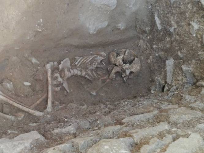 Resten gevonden van kind dat “vampierenbegrafenis” kreeg