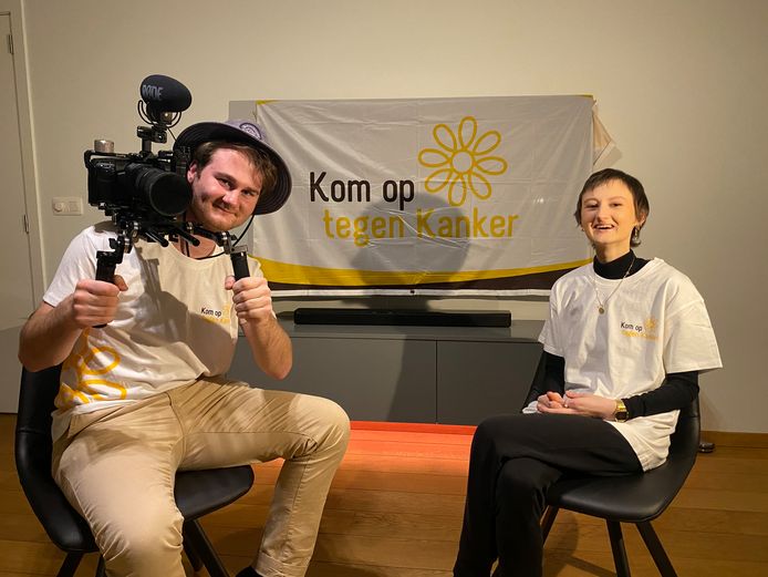 Tibo De Waele bij zijn zus Ona.