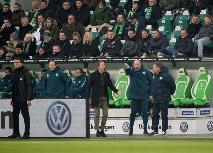 Lokhoff (r) tijdens het duel met Hoffenheim op 12 februari van dit jaar. Uiterst links de ontslagen Ismael.